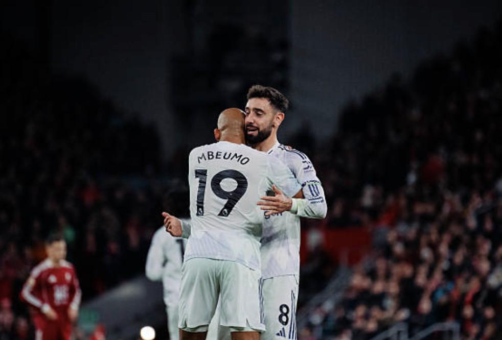 打进两球 打进两球